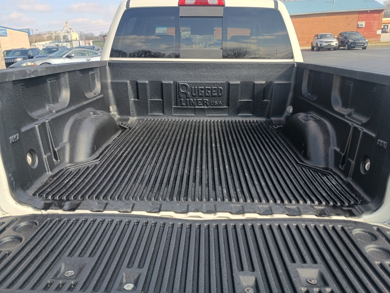 GMC Sierra 1500 4WD Crew Cab 143.5" Denali 2014