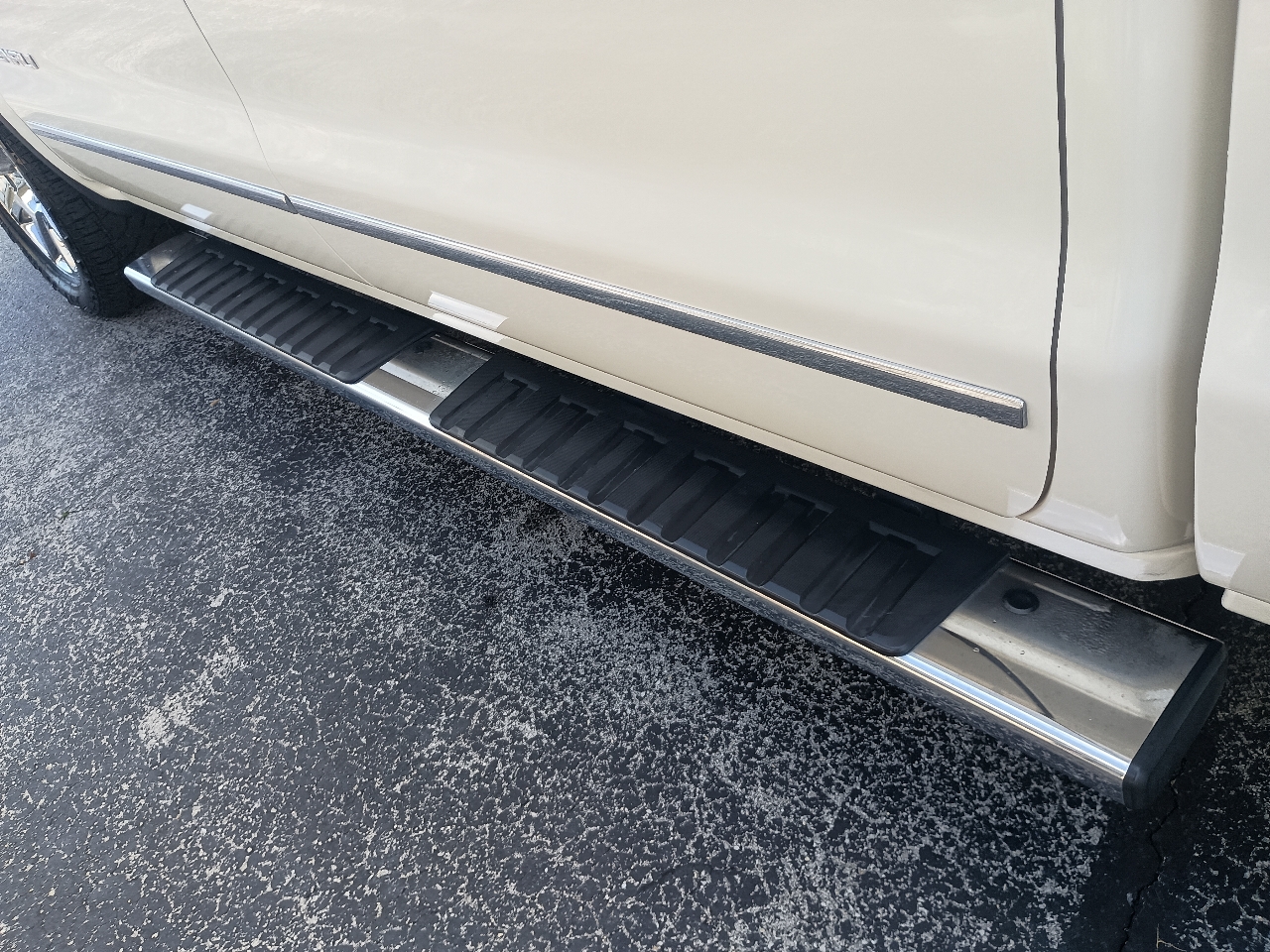 GMC Sierra 1500 4WD Crew Cab 143.5" Denali 2014