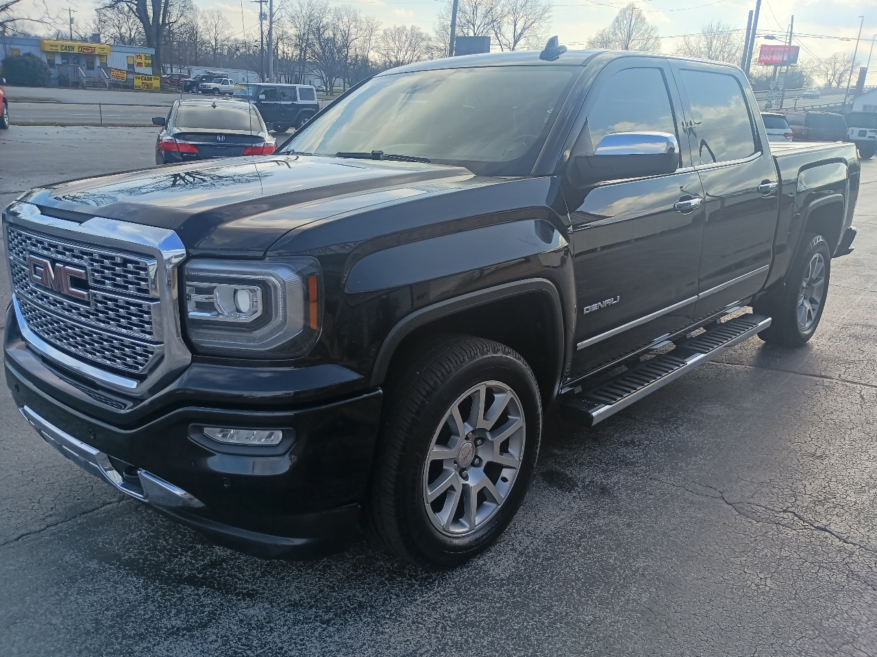 GMC Sierra 1500 4WD Crew Cab 143.5" Denali 2017