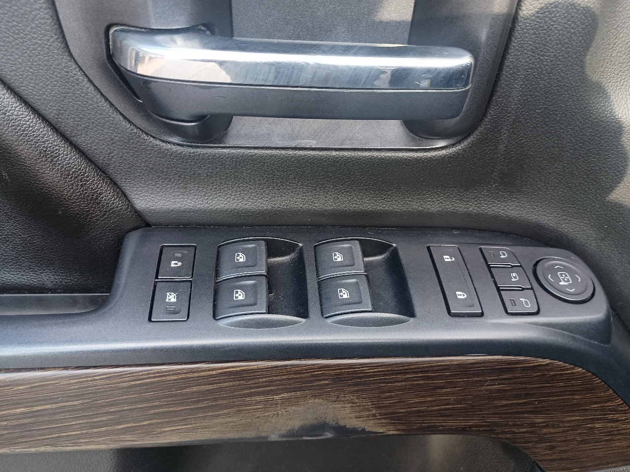 GMC Sierra 1500 4WD Crew Cab 143.5" Denali 2017