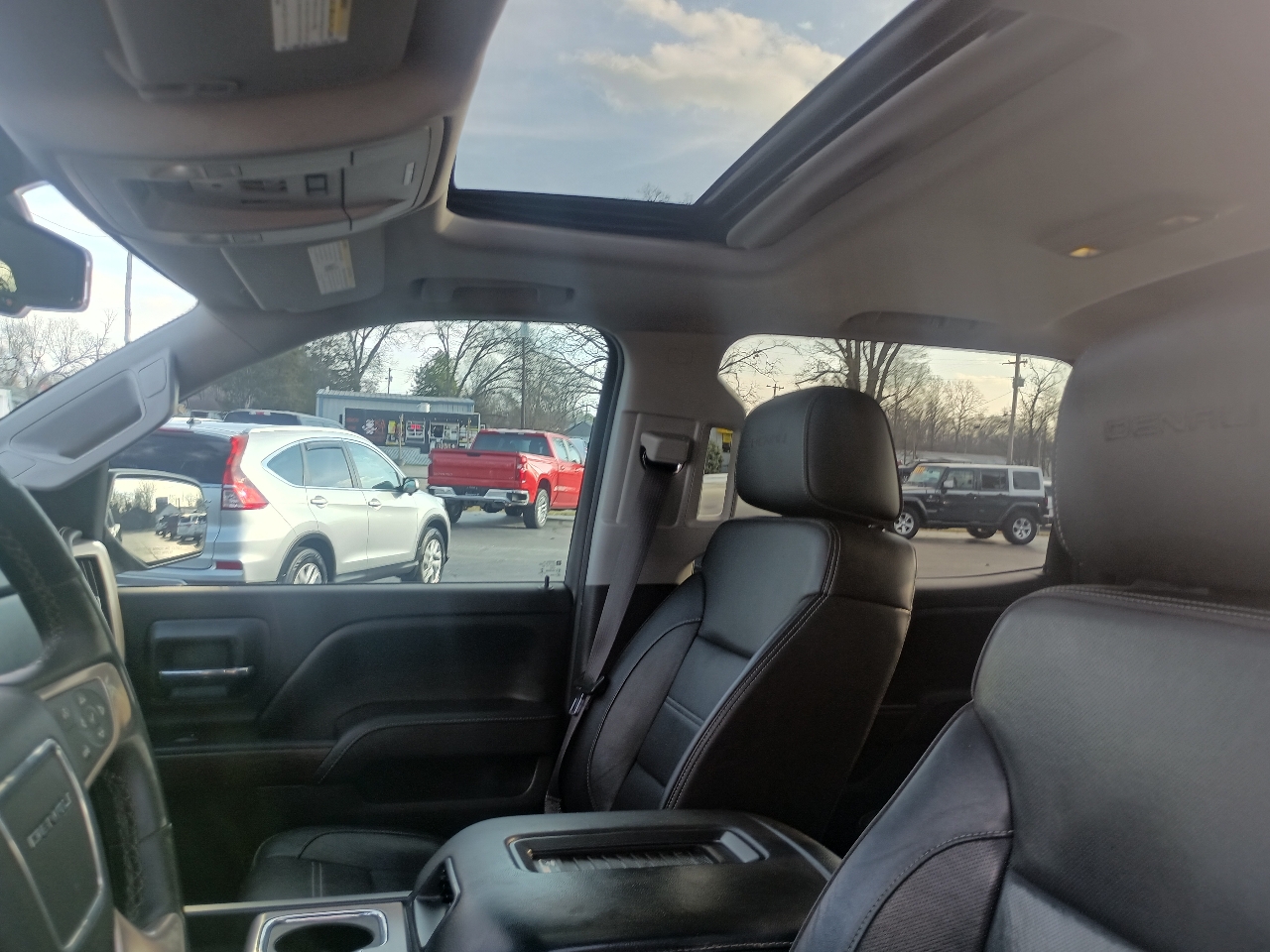 GMC Sierra 1500 4WD Crew Cab 143.5" Denali 2017