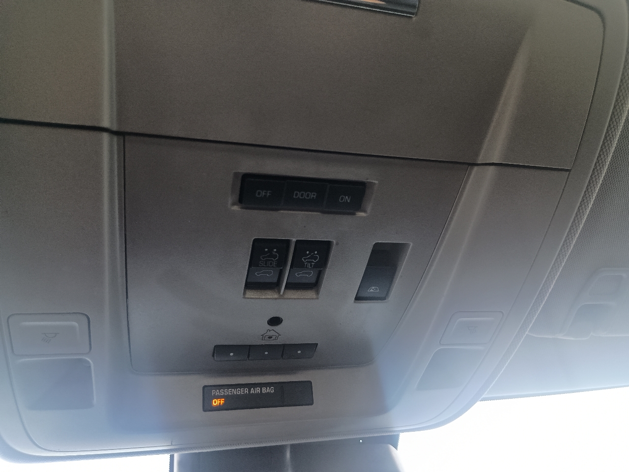 GMC Sierra 1500 4WD Crew Cab 143.5" Denali 2017