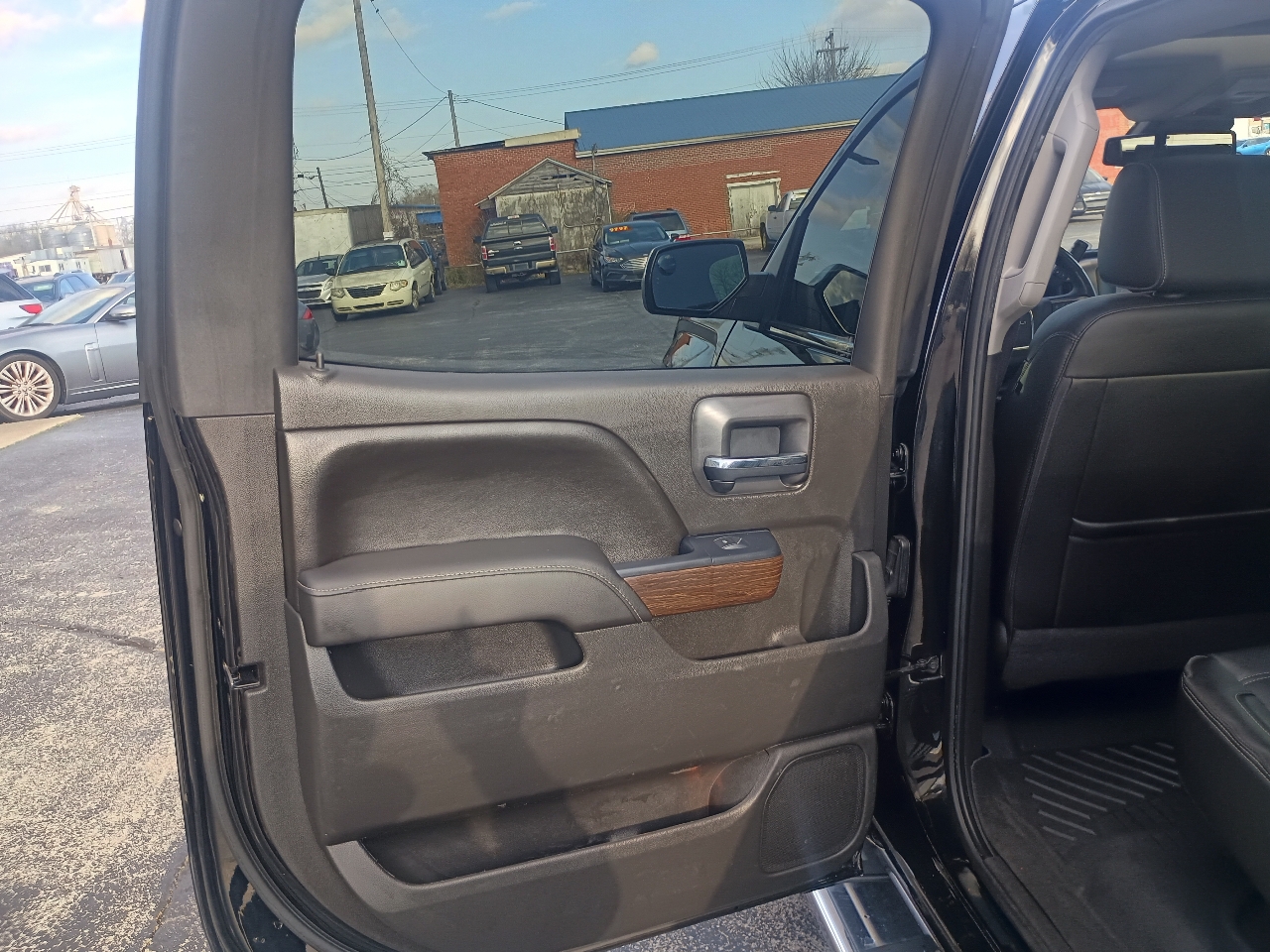 GMC Sierra 1500 4WD Crew Cab 143.5" Denali 2017