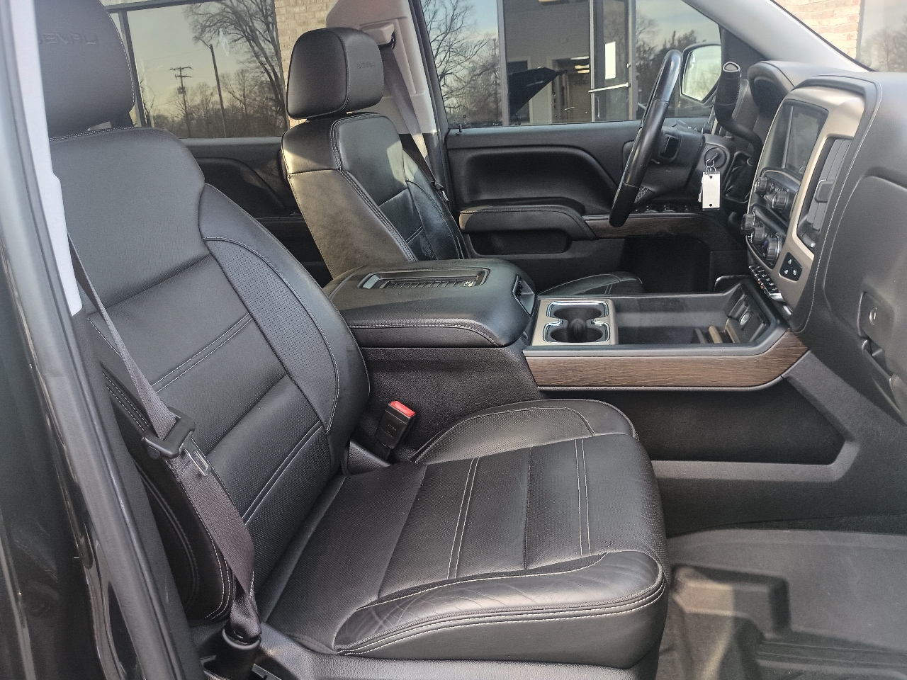 GMC Sierra 1500 4WD Crew Cab 143.5" Denali 2017