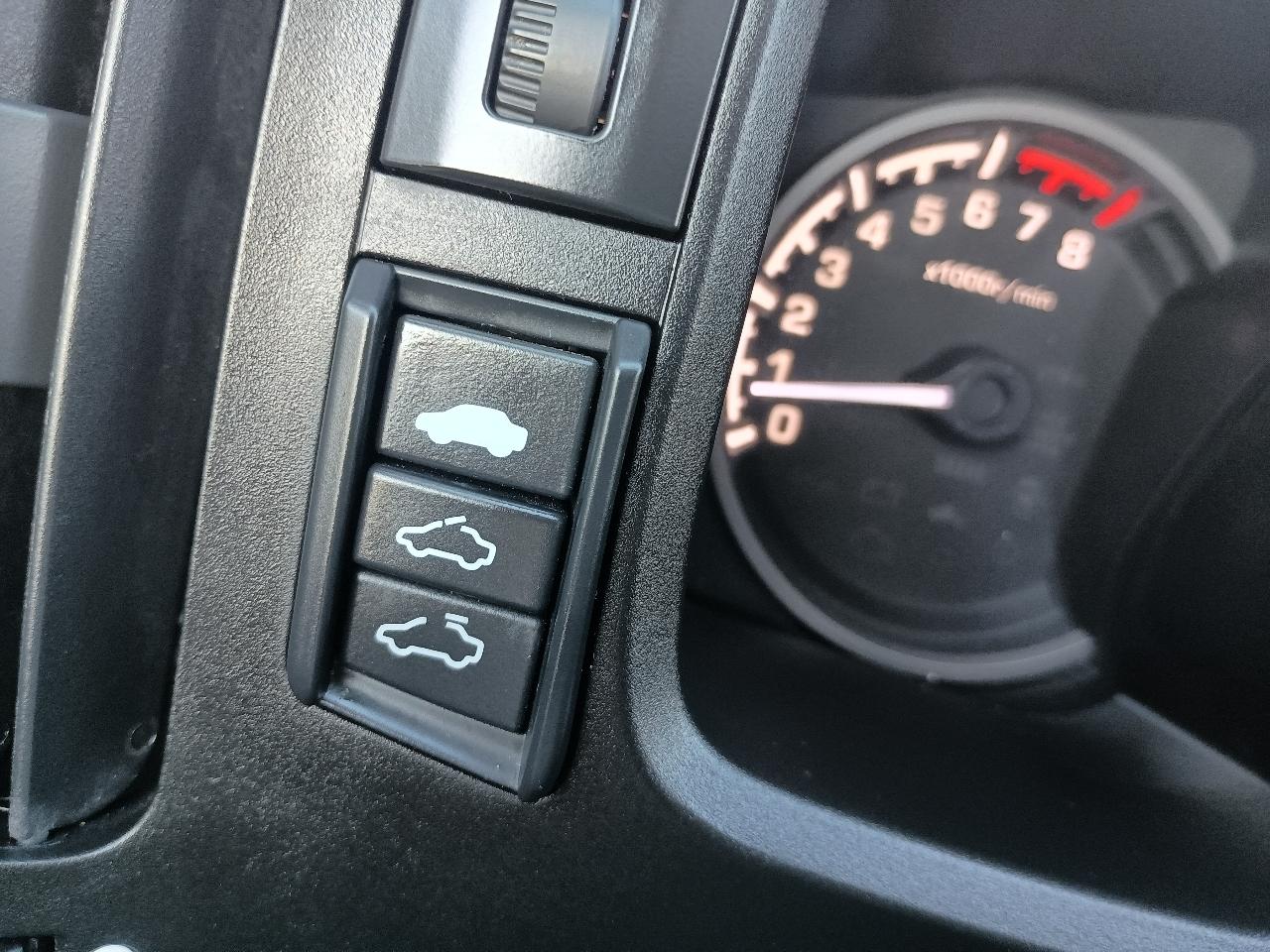 Honda Ridgeline 4WD Crew Cab SE 2014