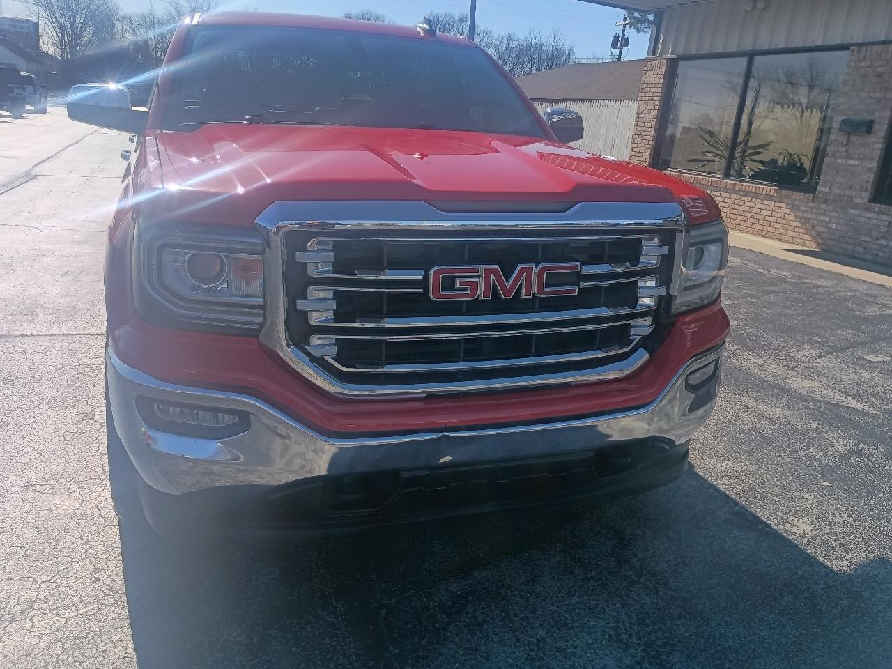 GMC Sierra 1500 4WD Crew Cab 143.5" SLT 2018