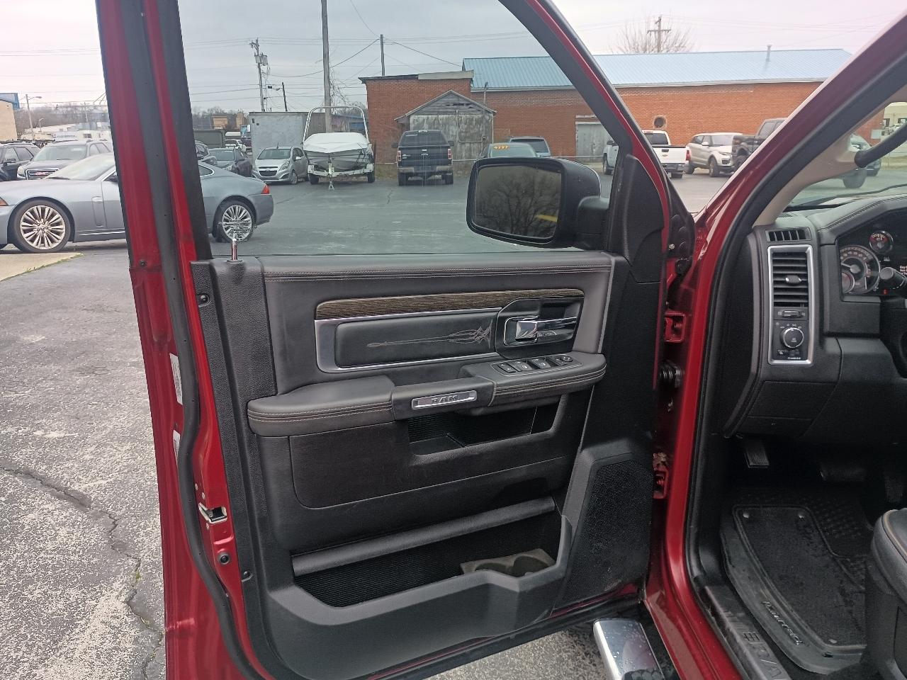 RAM 1500 4WD Crew Cab 140.5" Longhorn Limited 2014