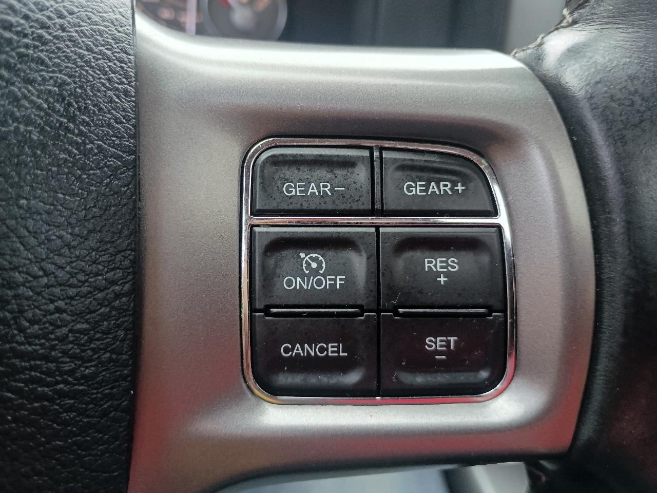 RAM 1500 4WD Crew Cab 140.5" Longhorn Limited 2014