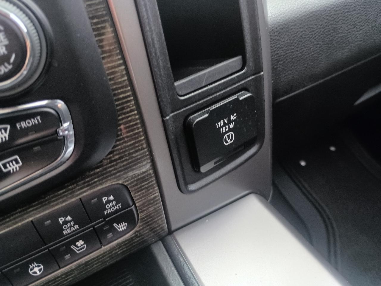 RAM 1500 4WD Crew Cab 140.5" Longhorn Limited 2014