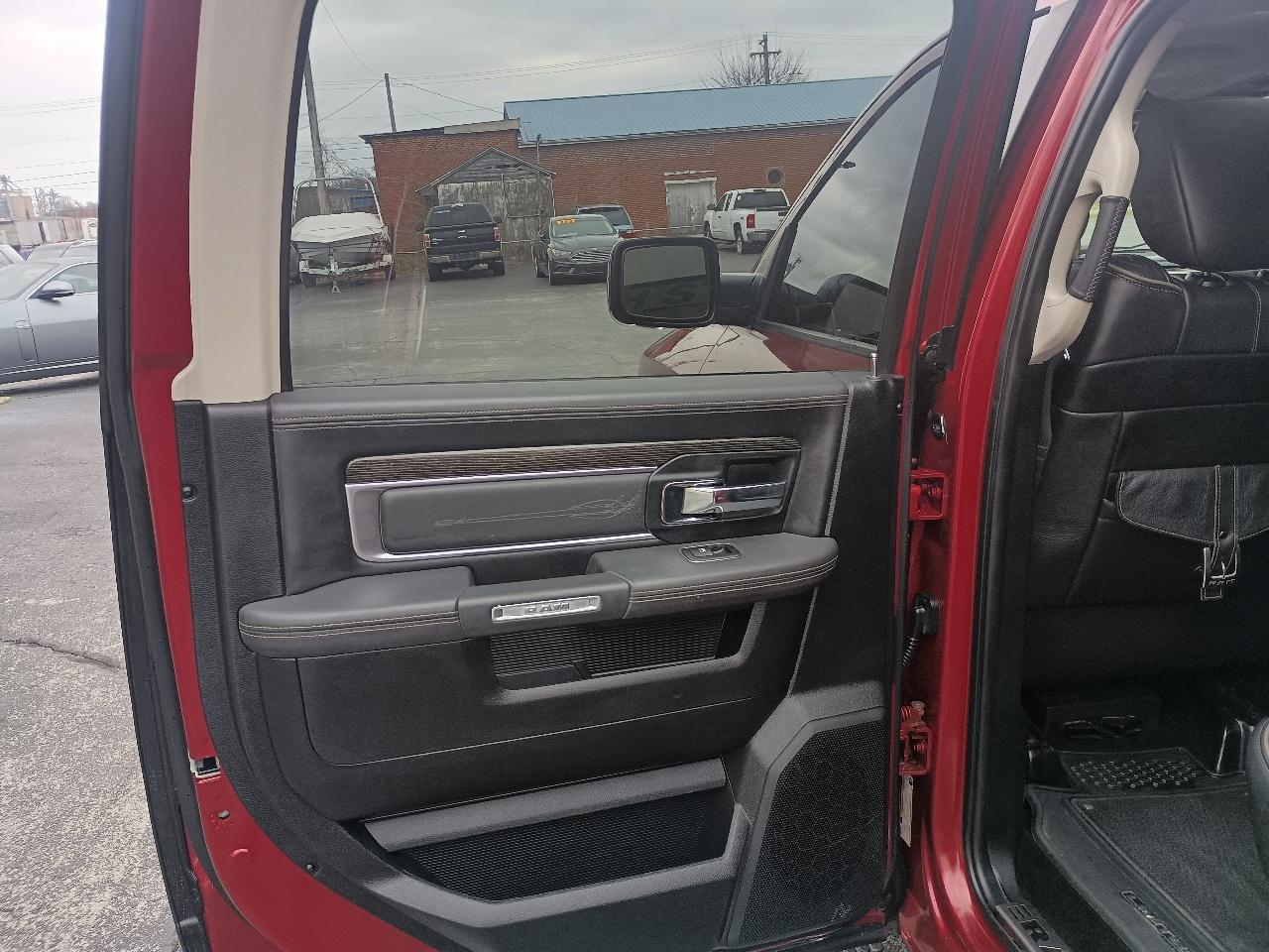 RAM 1500 4WD Crew Cab 140.5" Longhorn Limited 2014