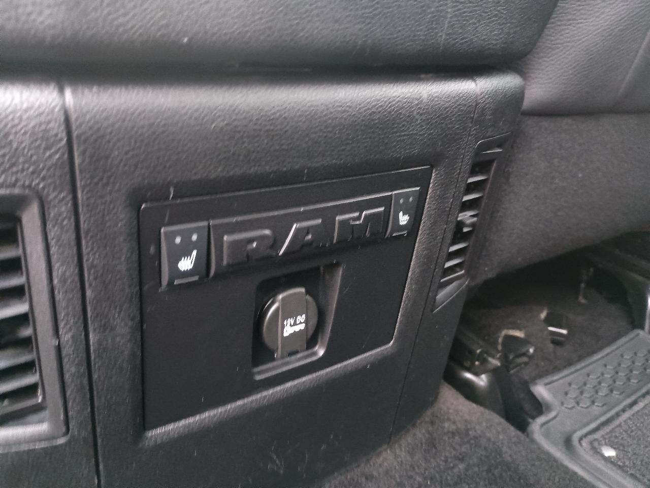 RAM 1500 4WD Crew Cab 140.5" Longhorn Limited 2014