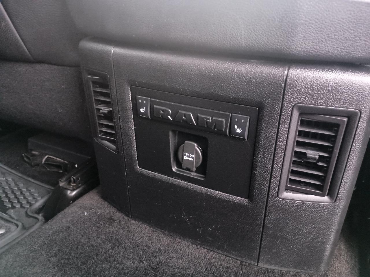 RAM 1500 4WD Crew Cab 140.5" Longhorn Limited 2014