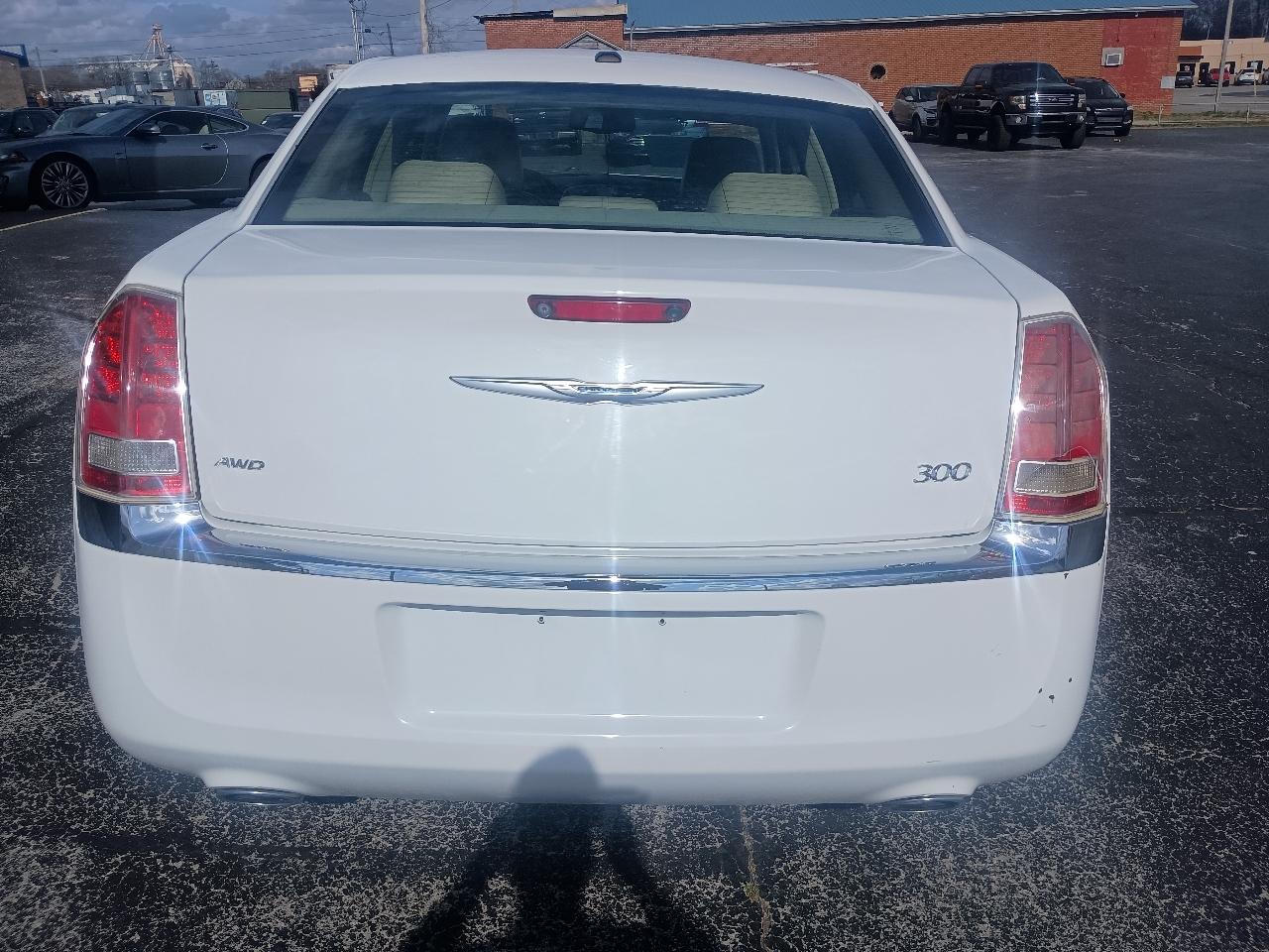 Chrysler 300 4dr Sdn AWD 2014