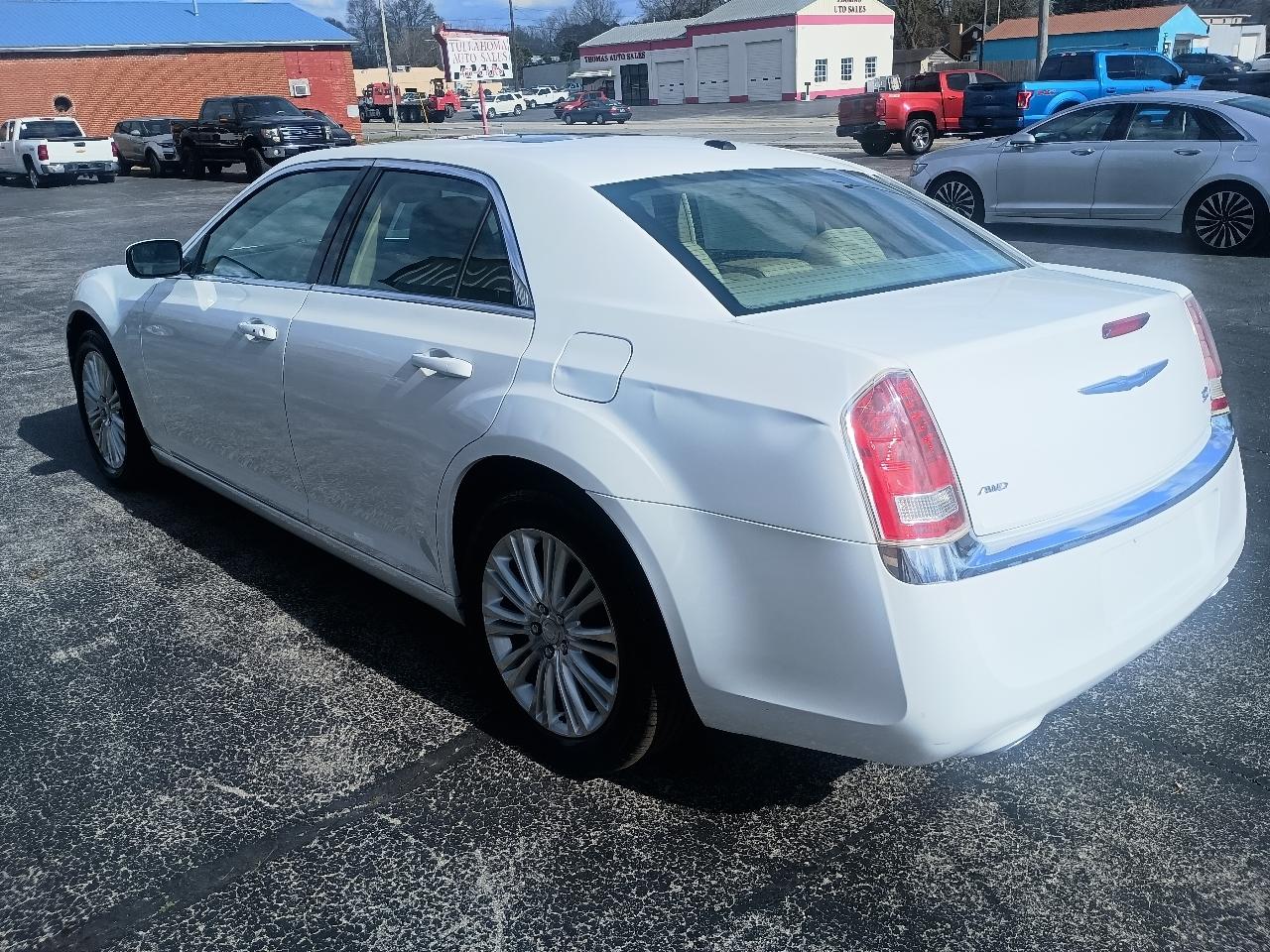Chrysler 300 4dr Sdn AWD 2014