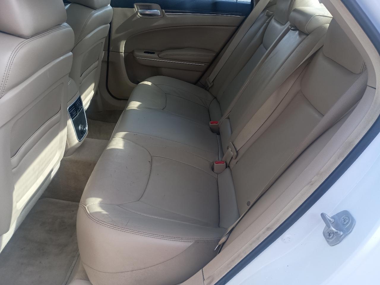 Chrysler 300 4dr Sdn AWD 2014