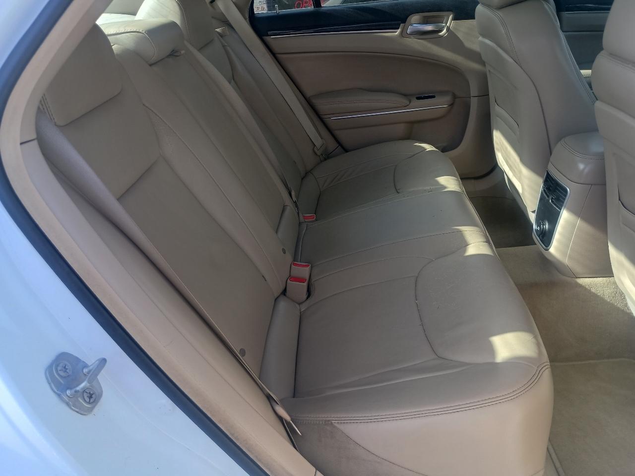 Chrysler 300 4dr Sdn AWD 2014