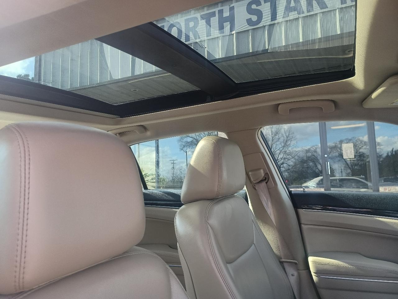 Chrysler 300 4dr Sdn AWD 2014