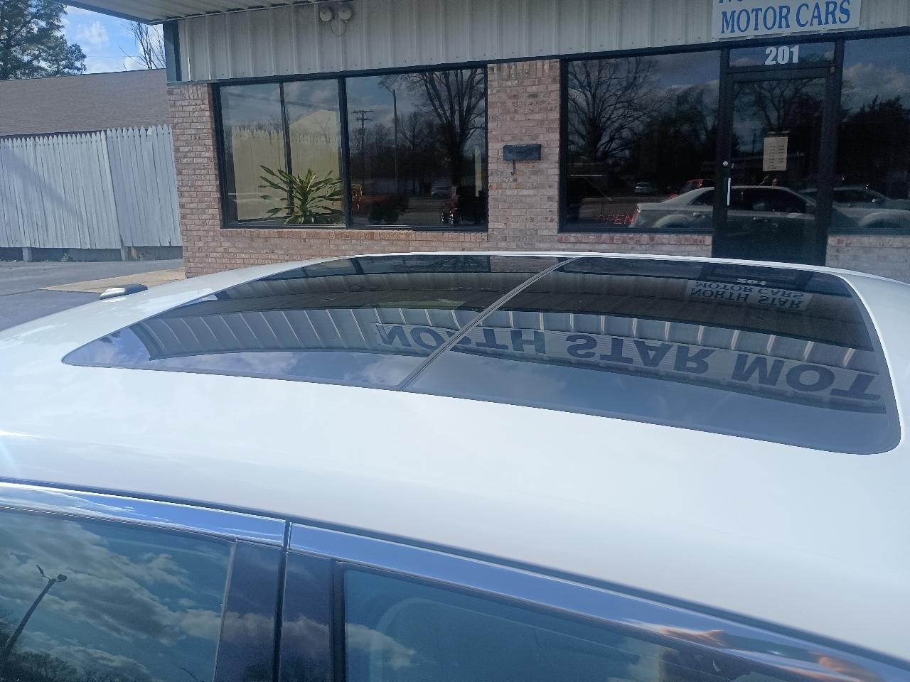 Chrysler 300 4dr Sdn AWD 2014