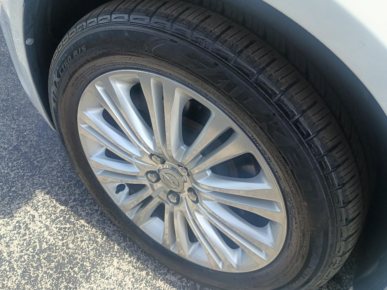 Chrysler 300 4dr Sdn AWD 2014