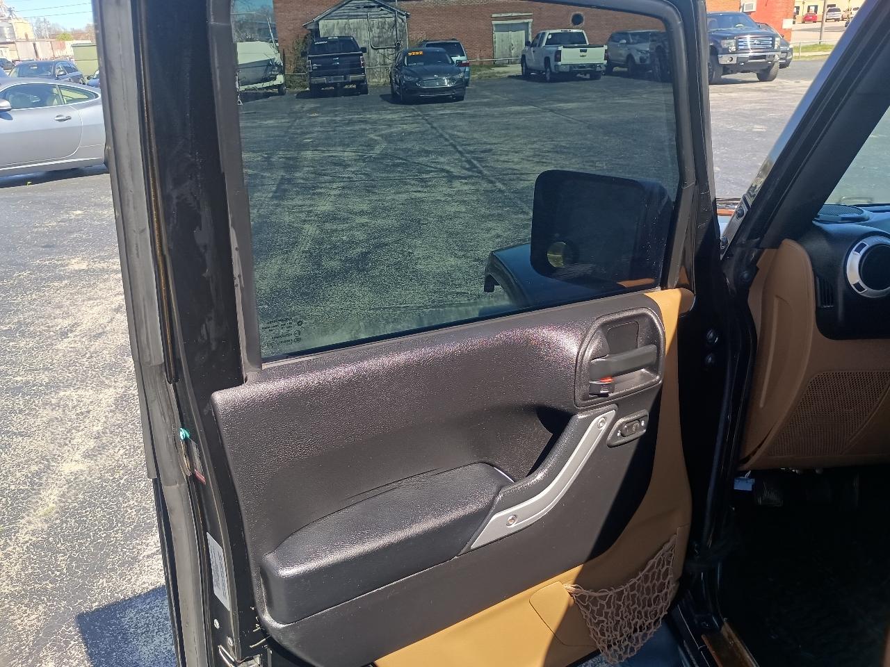 Jeep Wrangler Unlimited 4WD 4dr Sahara 2016