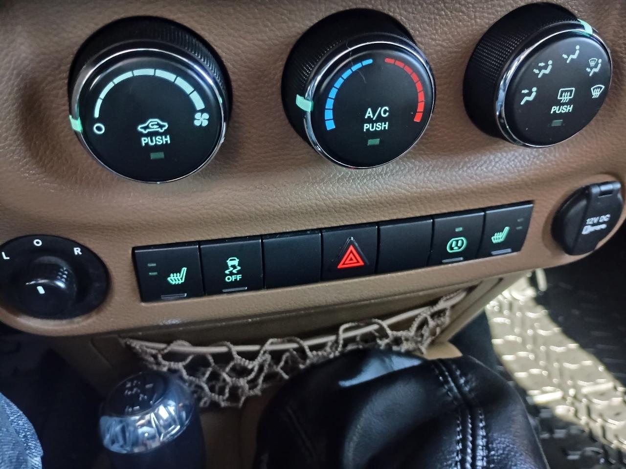 Jeep Wrangler Unlimited 4WD 4dr Sahara 2016