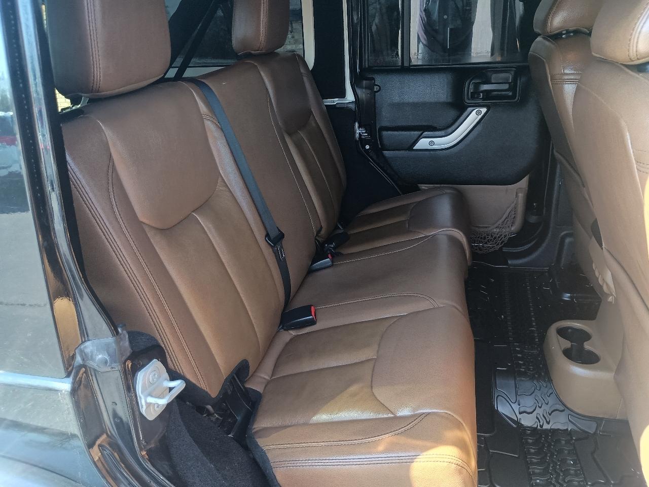 Jeep Wrangler Unlimited 4WD 4dr Sahara 2016