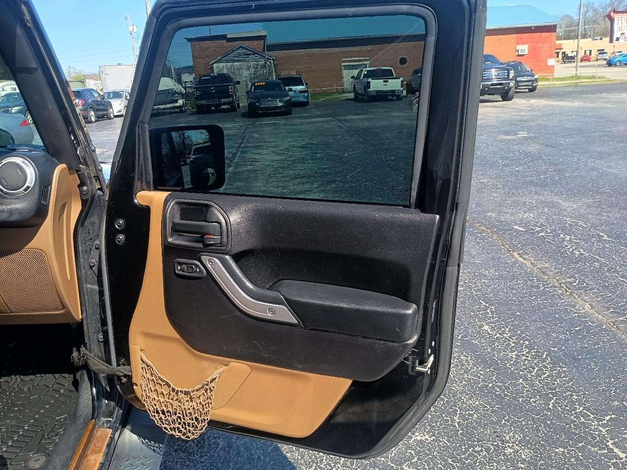 Jeep Wrangler Unlimited 4WD 4dr Sahara 2016