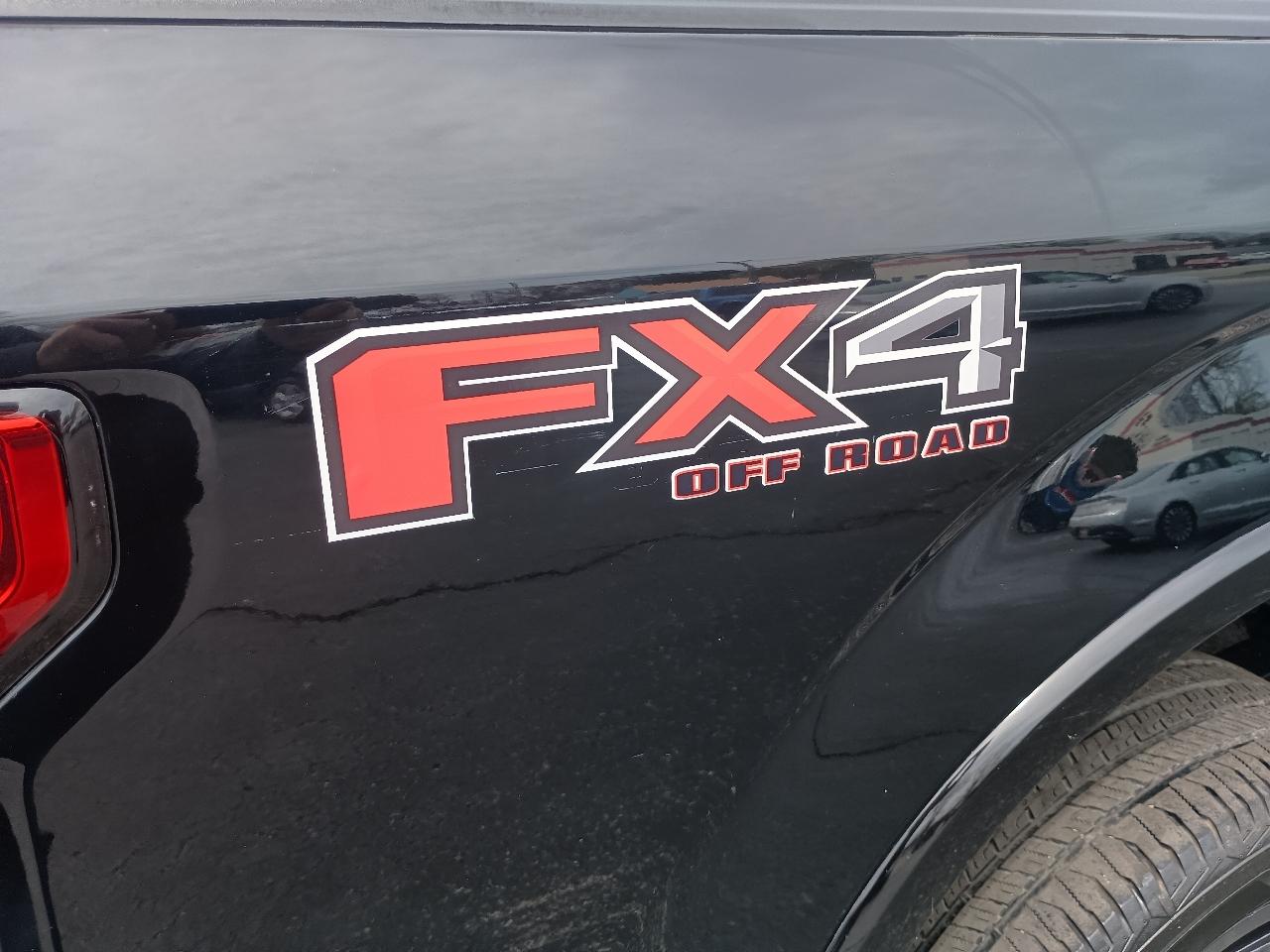 Ford F-150 4WD SuperCrew 145" Lariat 2016