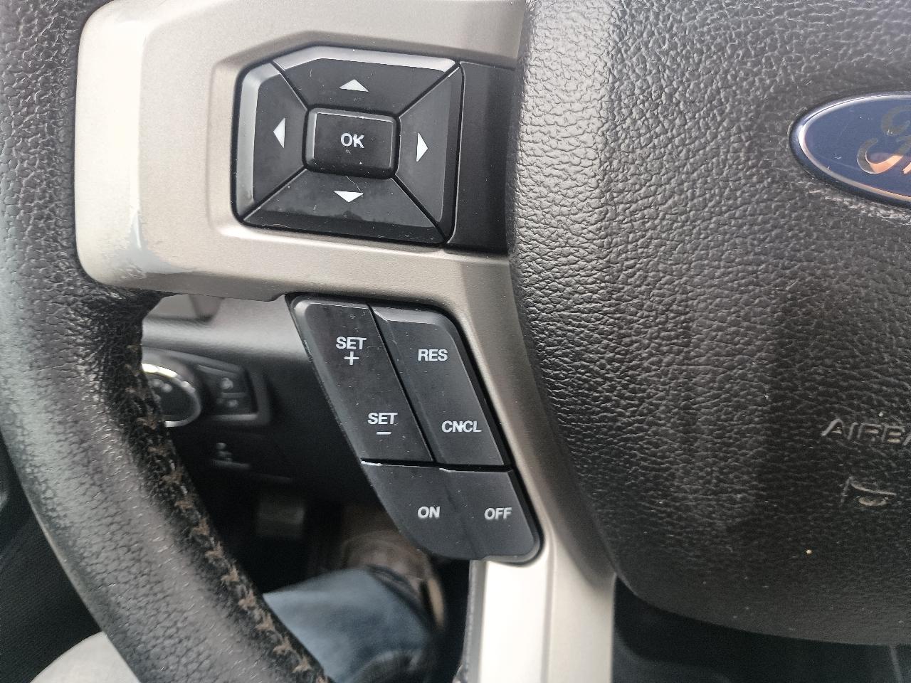 Ford F-150 4WD SuperCrew 145" Lariat 2016