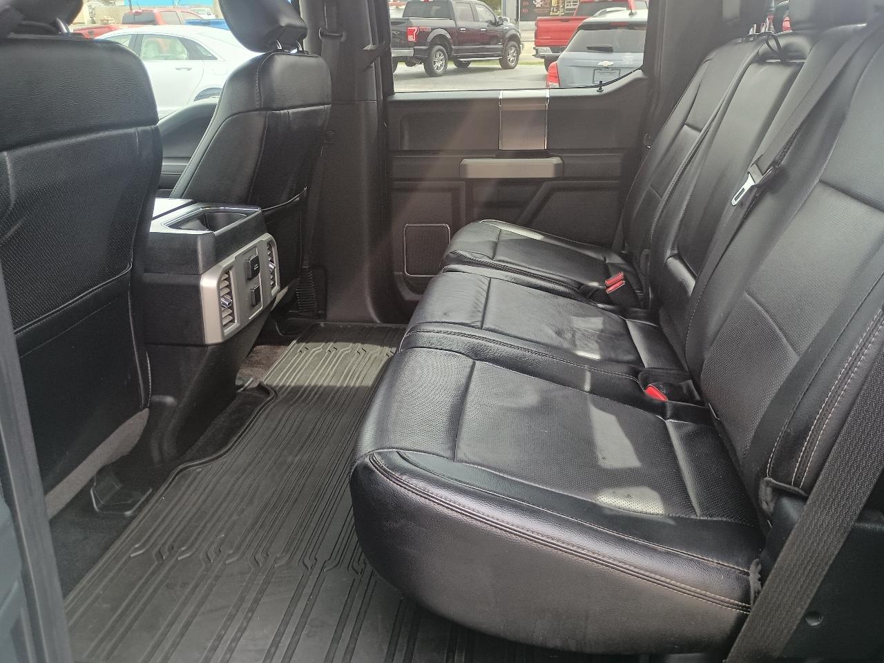 Ford F-150 4WD SuperCrew 145" Lariat 2016