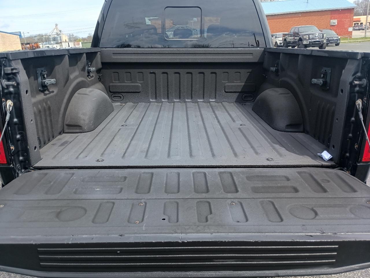 Ford F-150 4WD SuperCrew 145" Lariat 2016