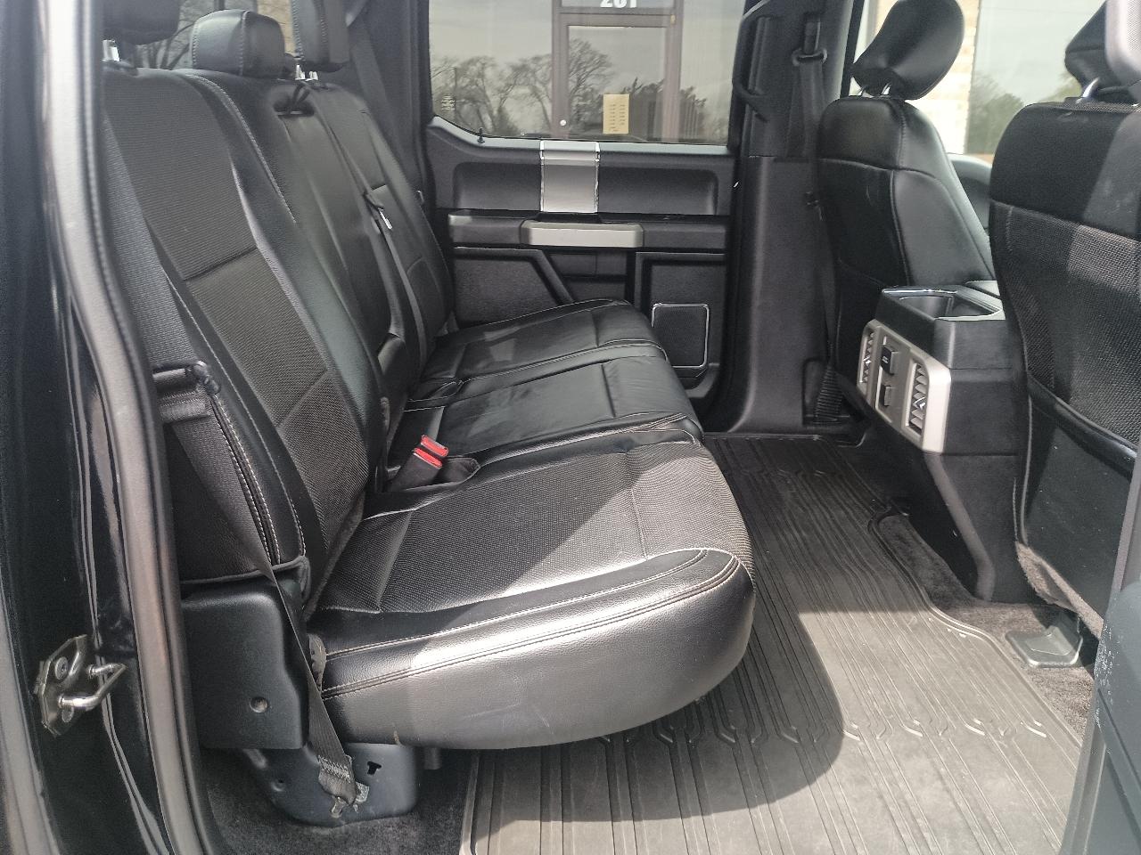 Ford F-150 4WD SuperCrew 145" Lariat 2016