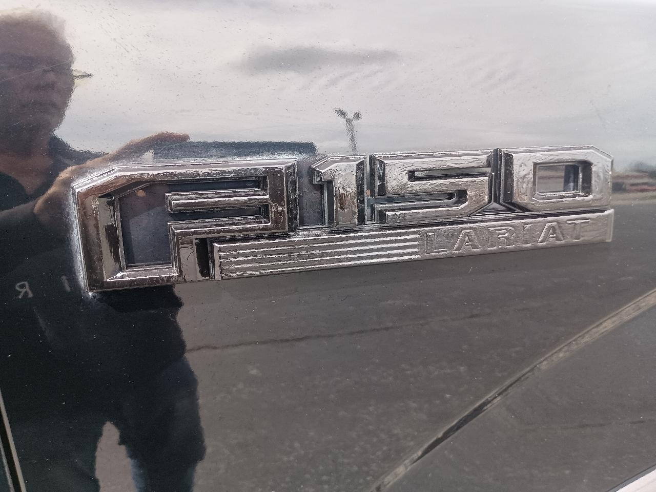 Ford F-150 4WD SuperCrew 145" Lariat 2016