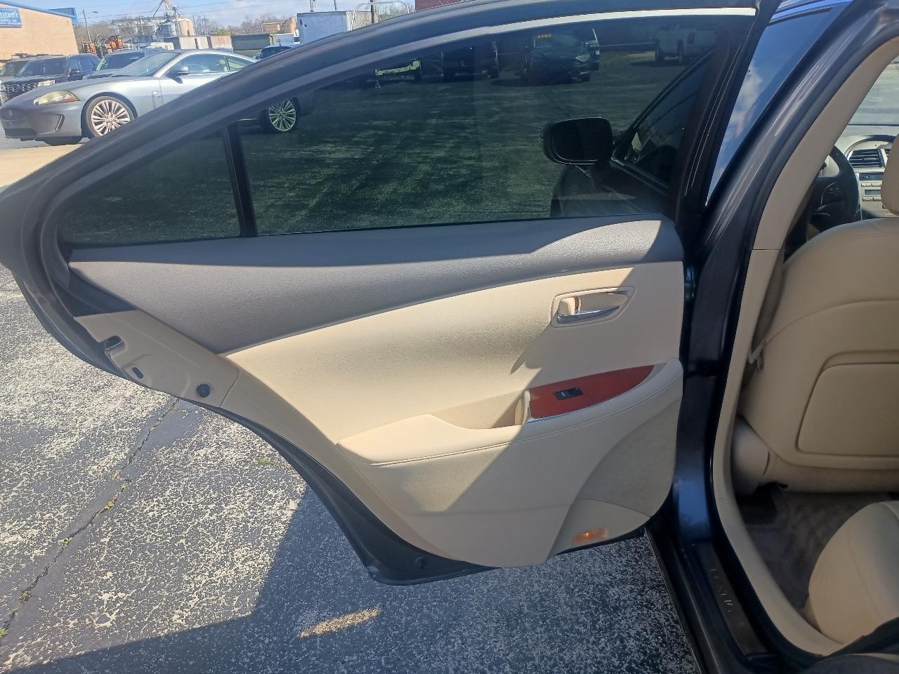 Lexus ES 350 4dr Sdn 2012