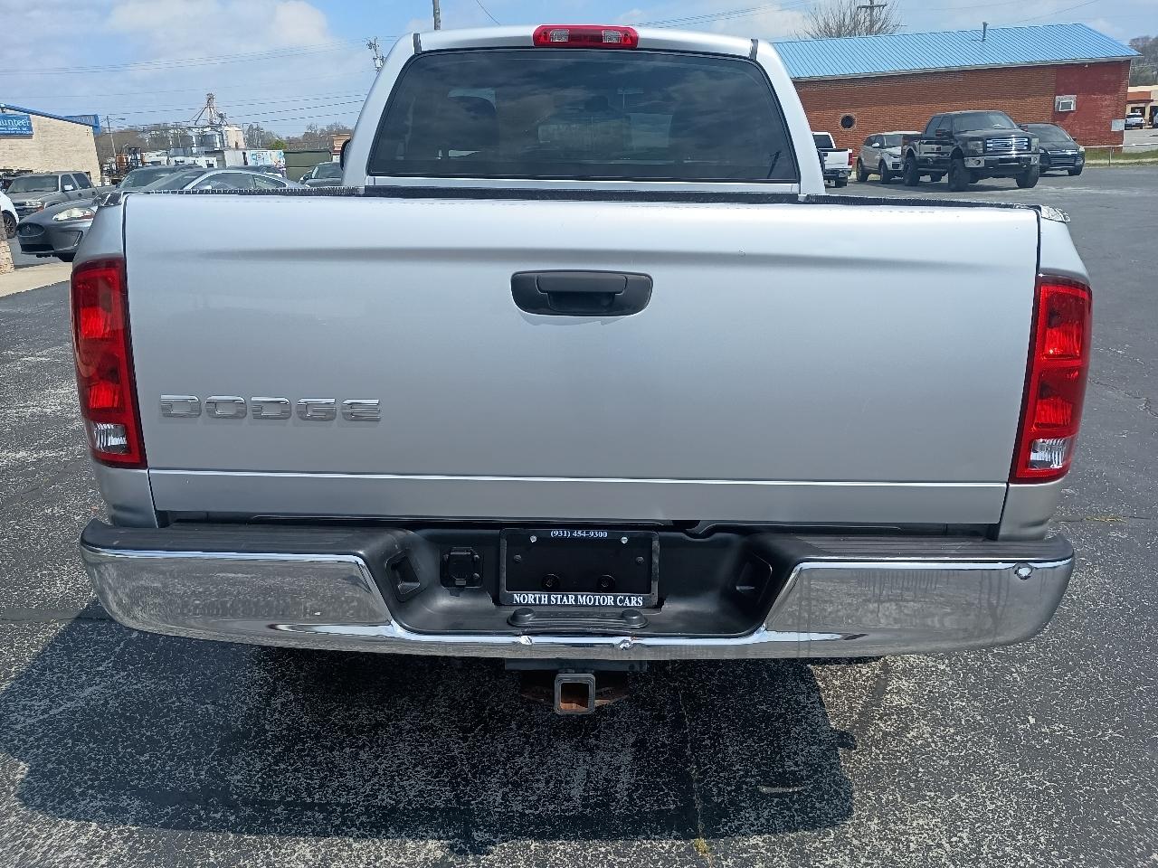 Dodge Ram 1500 2dr Reg Cab 120.5" WB ST 2004