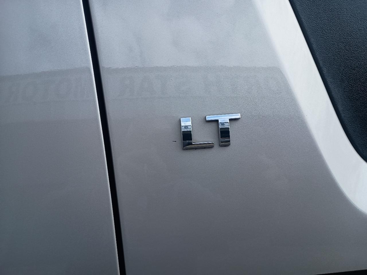 Chevrolet Avalanche 4WD Crew Cab 130" LT w/1LT 2009