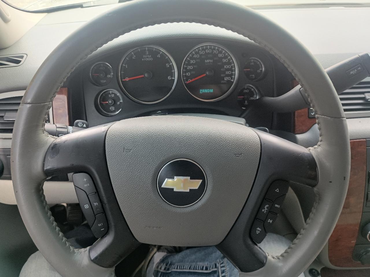 Chevrolet Avalanche 4WD Crew Cab 130" LT w/1LT 2009