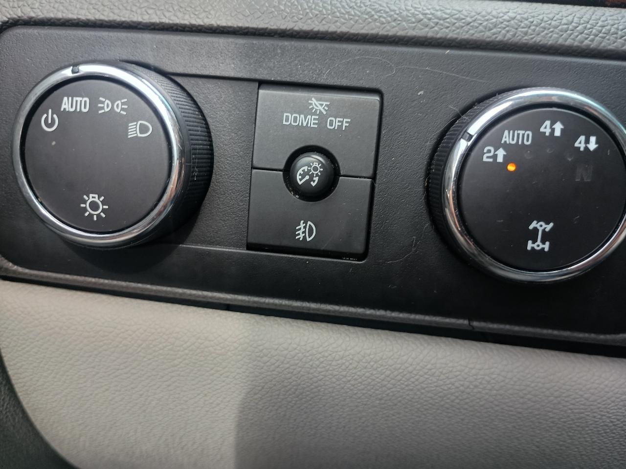 Chevrolet Avalanche 4WD Crew Cab 130" LT w/1LT 2009