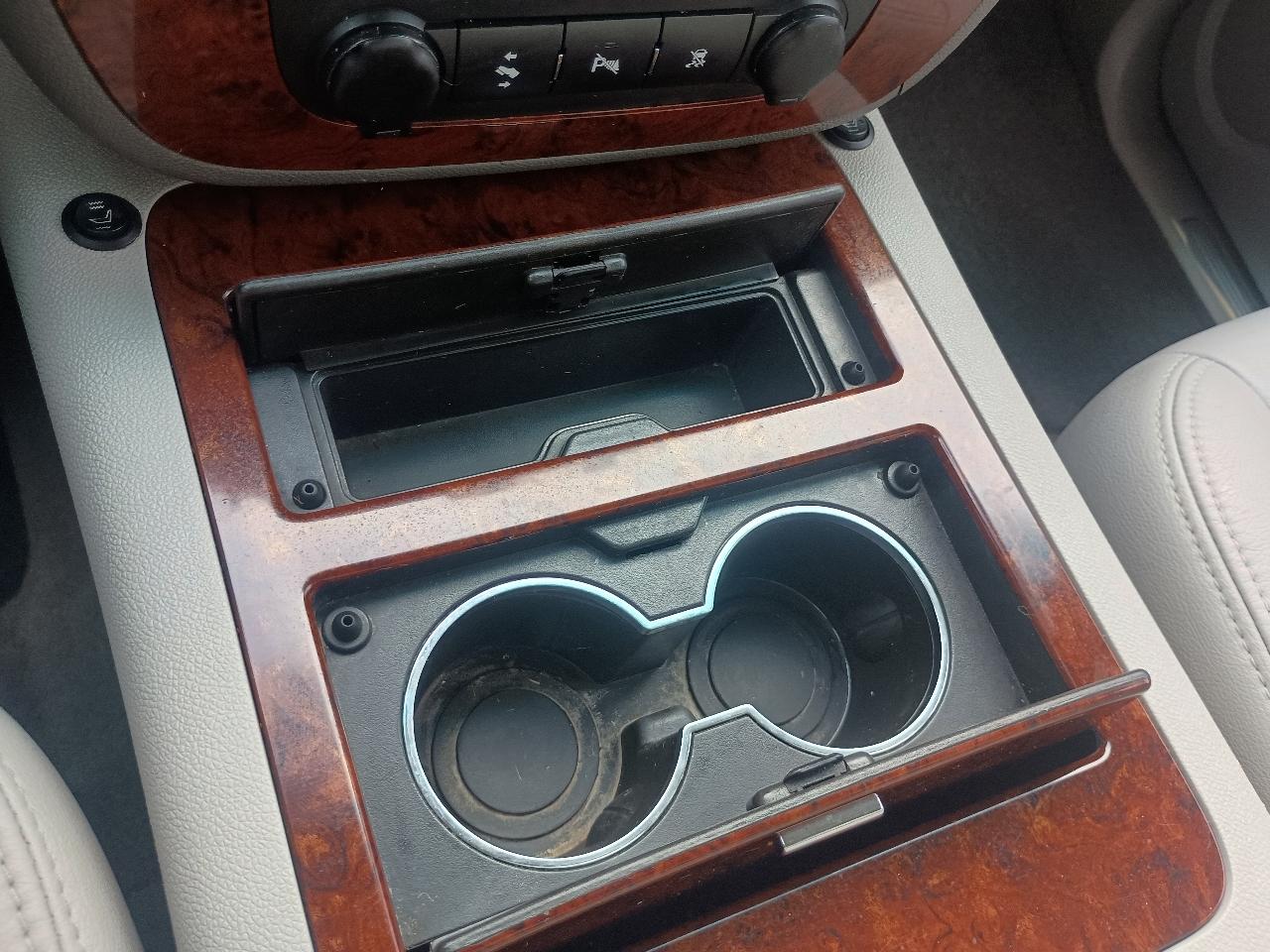 Chevrolet Avalanche 4WD Crew Cab 130" LT w/1LT 2009