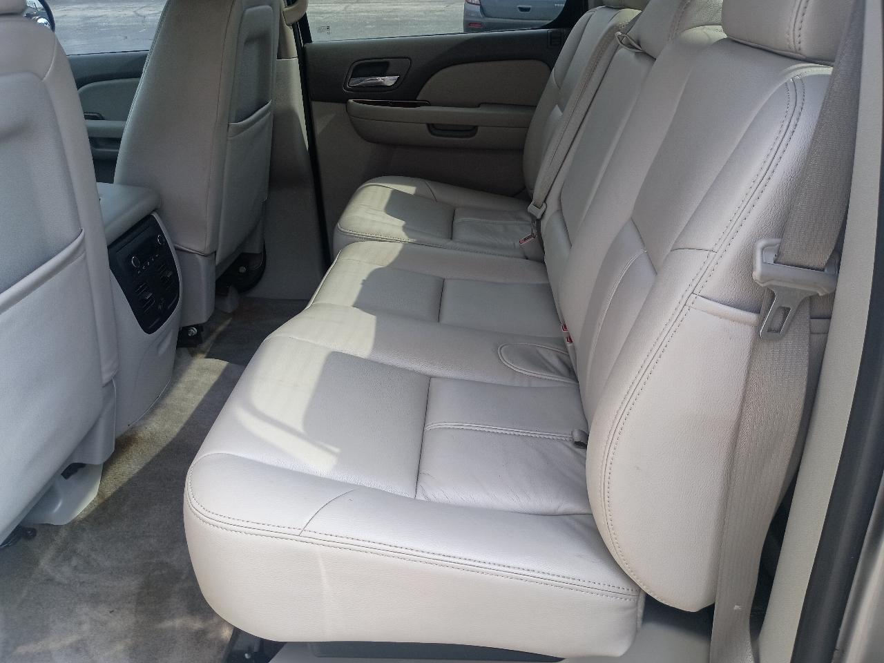 Chevrolet Avalanche 4WD Crew Cab 130" LT w/1LT 2009