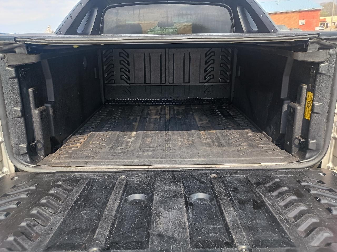 Chevrolet Avalanche 4WD Crew Cab 130" LT w/1LT 2009