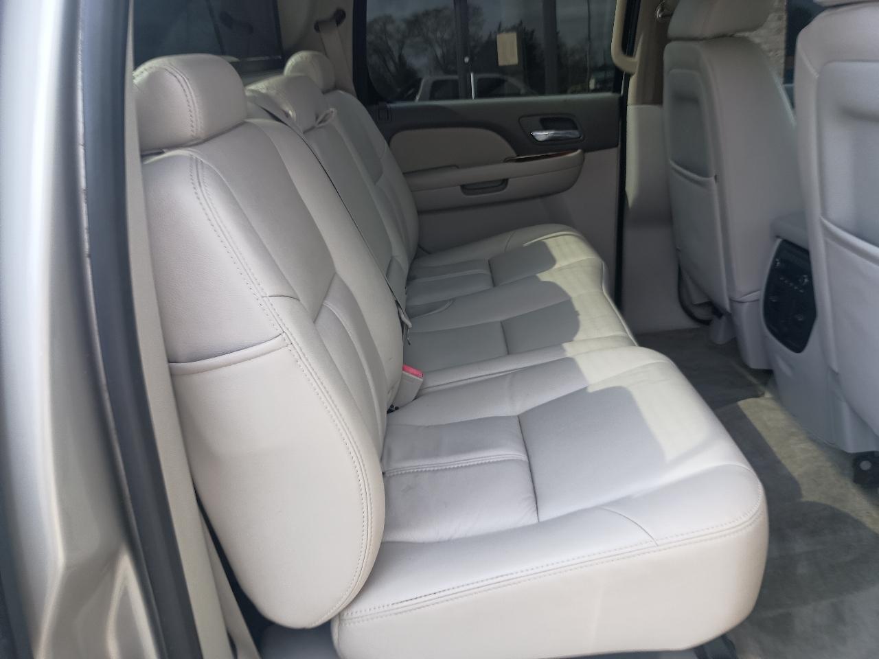 Chevrolet Avalanche 4WD Crew Cab 130" LT w/1LT 2009