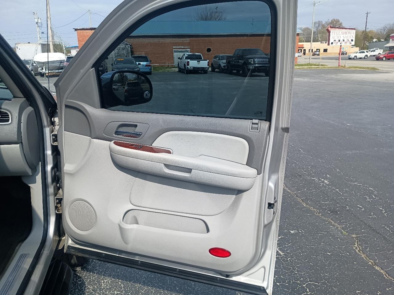 Chevrolet Avalanche 4WD Crew Cab 130" LT w/1LT 2009
