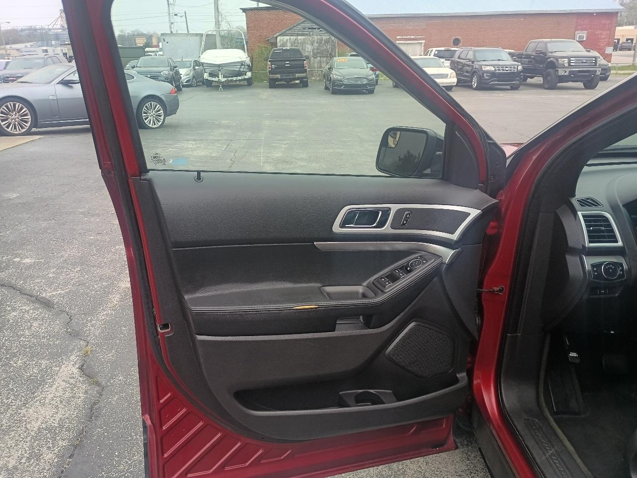 Ford Explorer 4WD 4dr XLT 2013