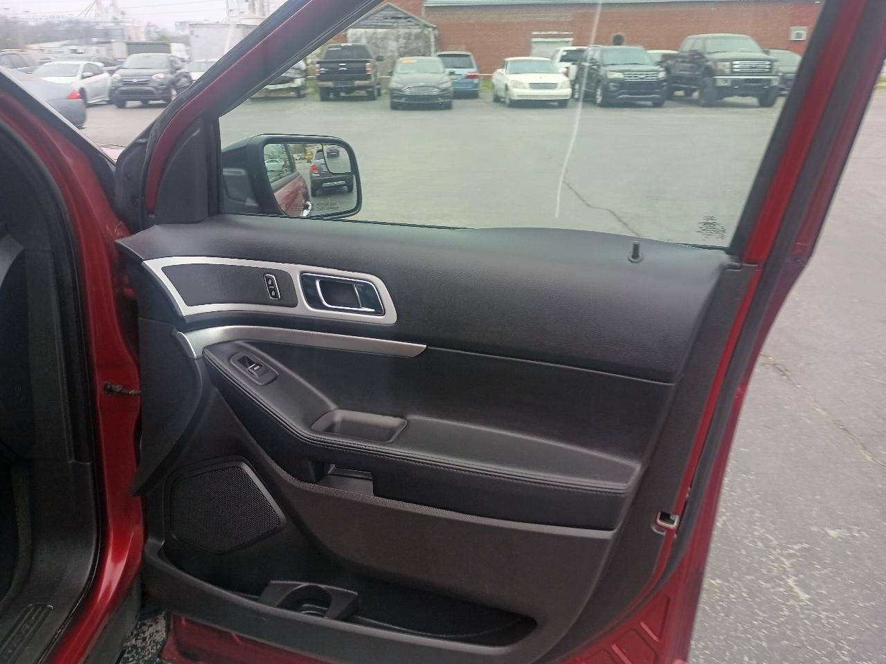 Ford Explorer 4WD 4dr XLT 2013