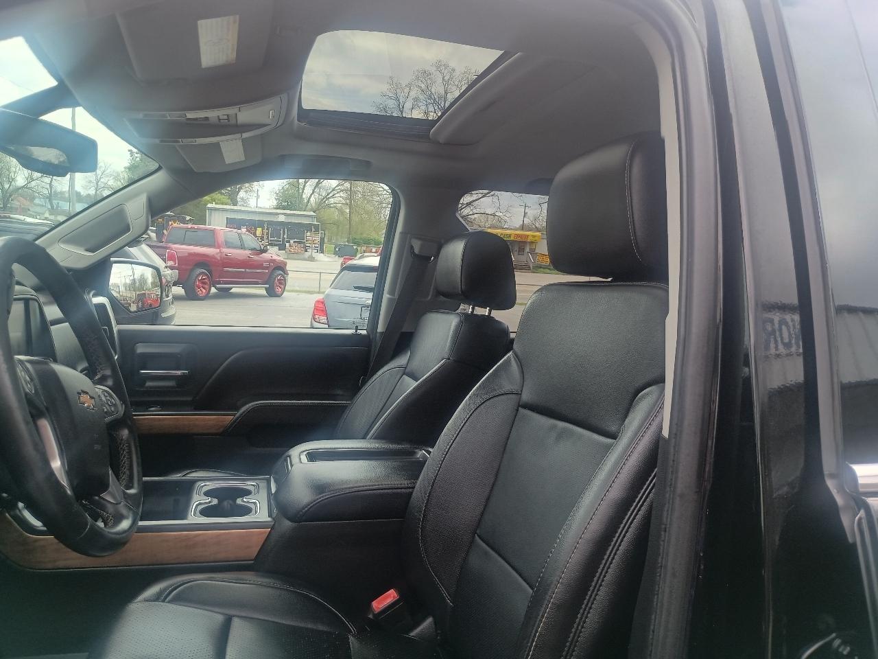 Chevrolet Silverado 2500HD Built After Aug 14 4WD Crew Cab 153.7" LTZ 2015