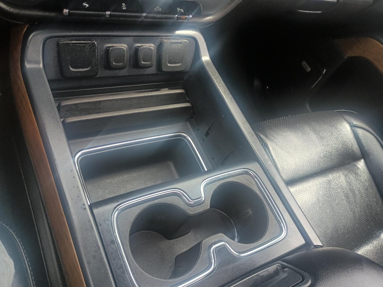 Chevrolet Silverado 2500HD Built After Aug 14 4WD Crew Cab 153.7" LTZ 2015