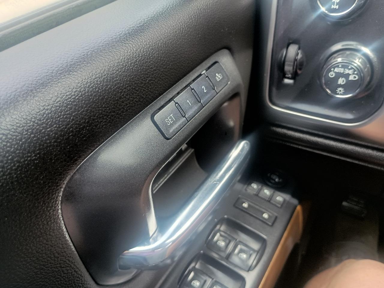 Chevrolet Silverado 2500HD Built After Aug 14 4WD Crew Cab 153.7" LTZ 2015