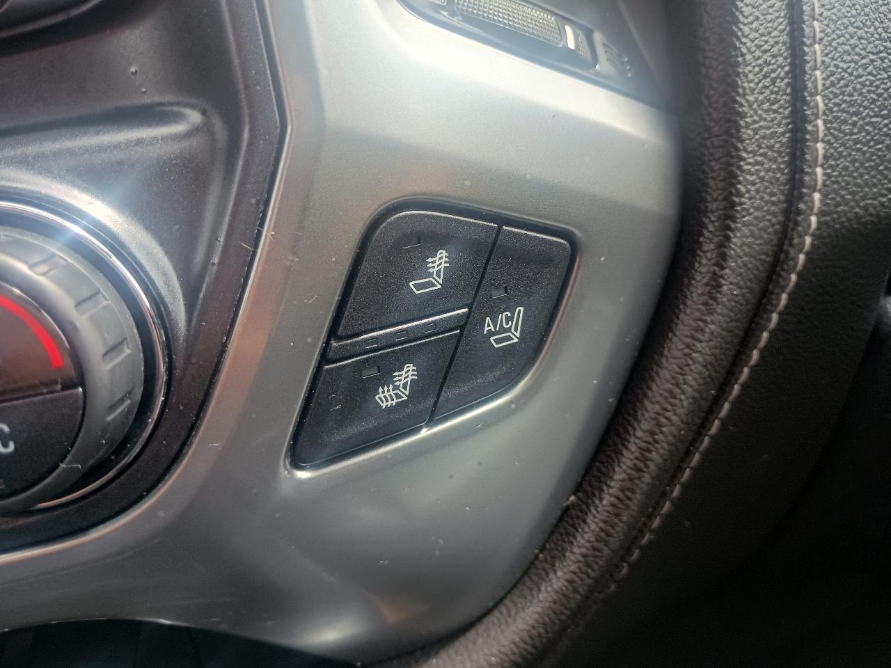 Chevrolet Silverado 2500HD Built After Aug 14 4WD Crew Cab 153.7" LTZ 2015