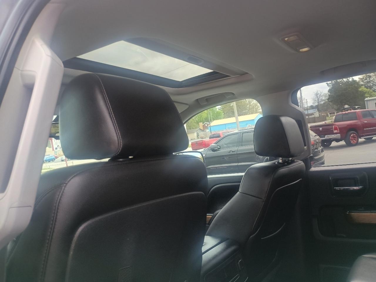 Chevrolet Silverado 2500HD Built After Aug 14 4WD Crew Cab 153.7" LTZ 2015